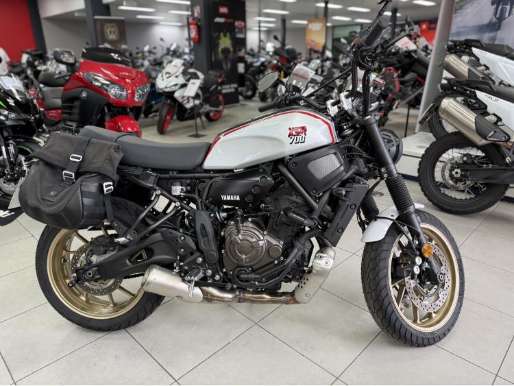 YAMAHA XSR 700 XTRIBUTE