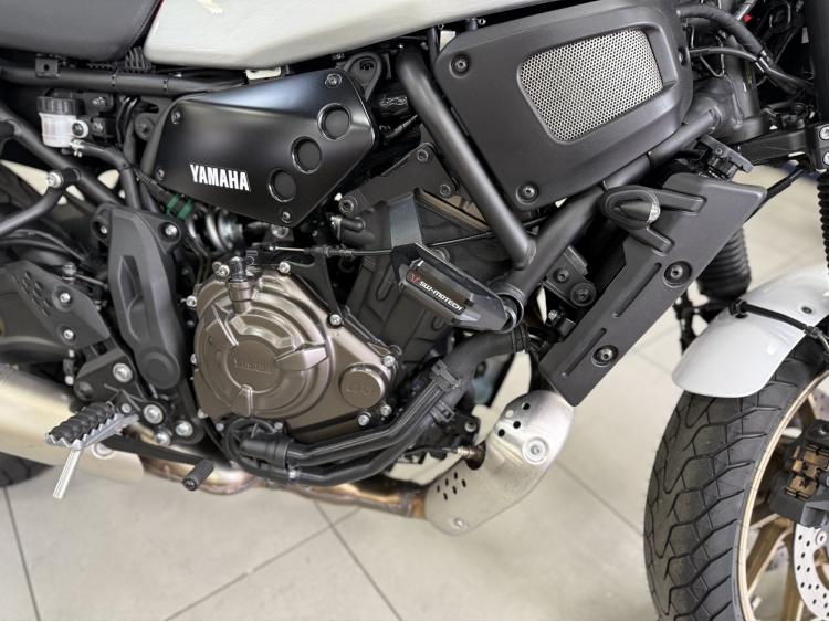 YAMAHA XSR 700 XTRIBUTE