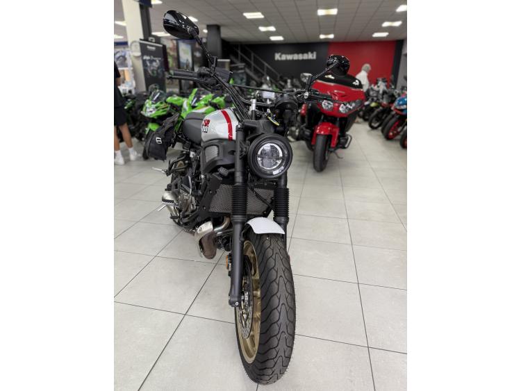 YAMAHA XSR 700 XTRIBUTE