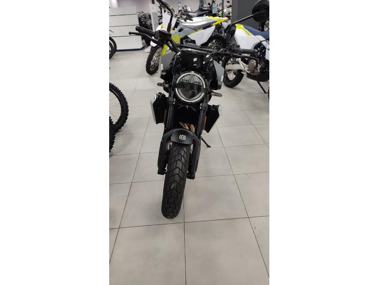 HUSQVARNA SVARTPILEN 801