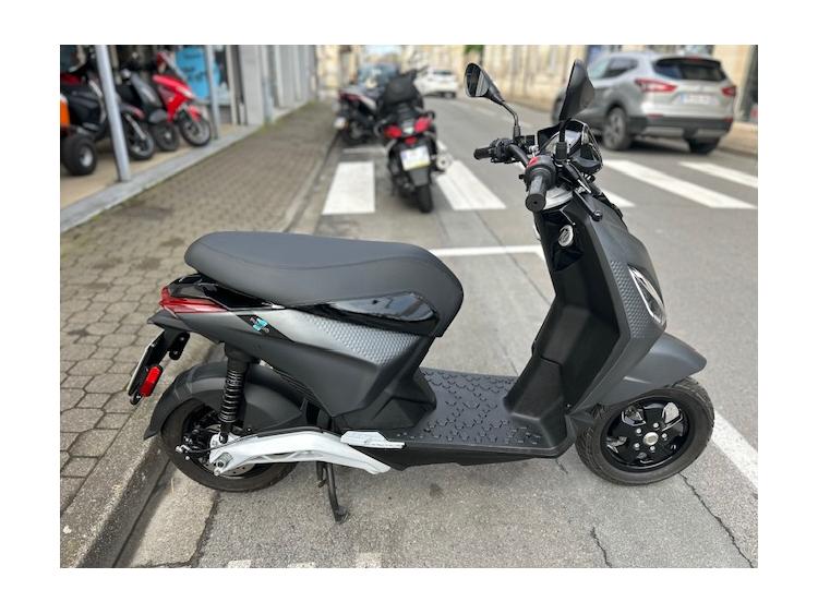 PIAGGIO 1 ACTIVE