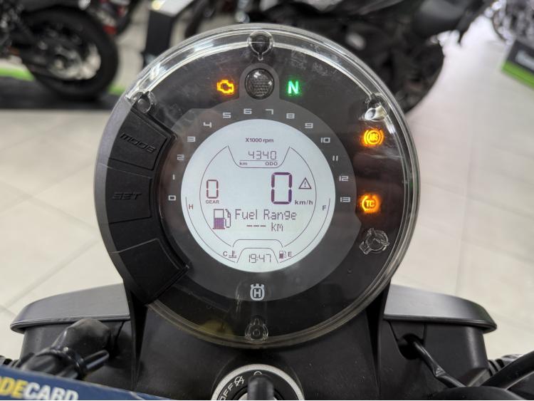 HUSQVARNA SVARTPILEN 701 RABAISSEE