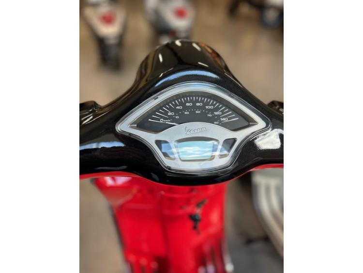 VESPA PRIMAVERA 125