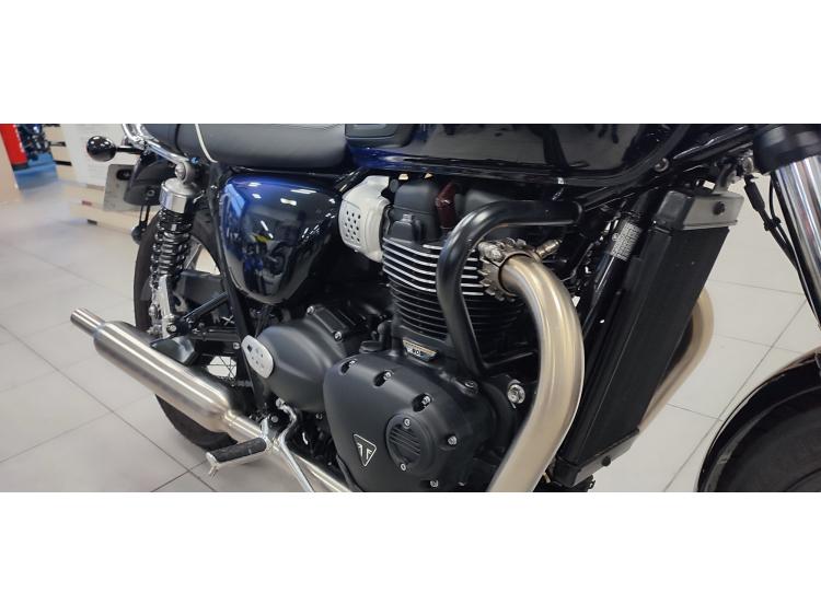 TRIUMPH BONNEVILLE T100 900