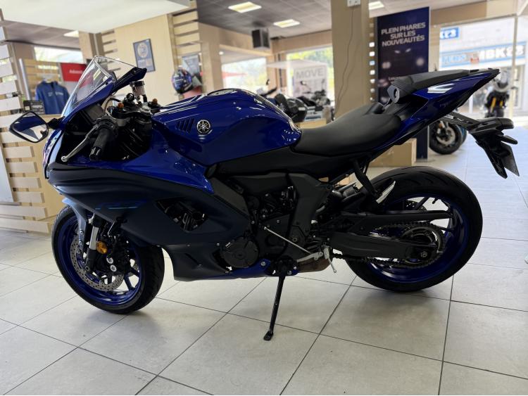 YAMAHA YZF-R7