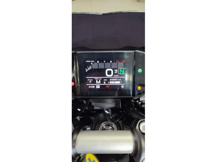 YAMAHA MT-09 