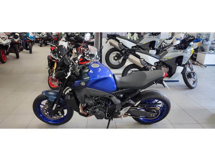 YAMAHA MT-09 