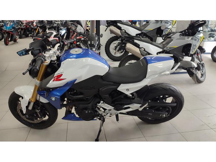 BMW F 900 R  35kw  A2