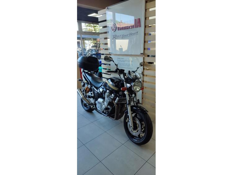 YAMAHA XJR 1300