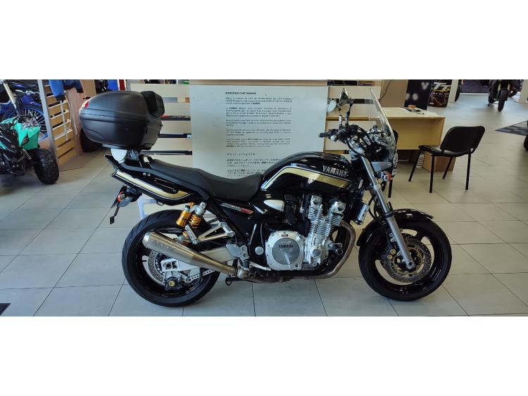 YAMAHA XJR 1300